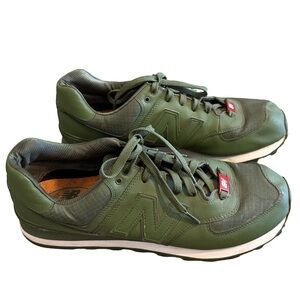 New Balance574 Classic Men's Olive Sneakers 
Size 12